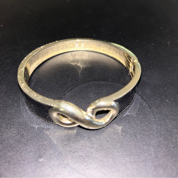 Joan Rivers Infinity Bracelet - Picture 4 of 4